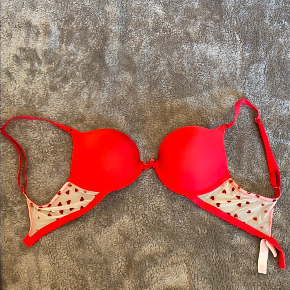 Victoria’s Secret Push Up Bra / 32C